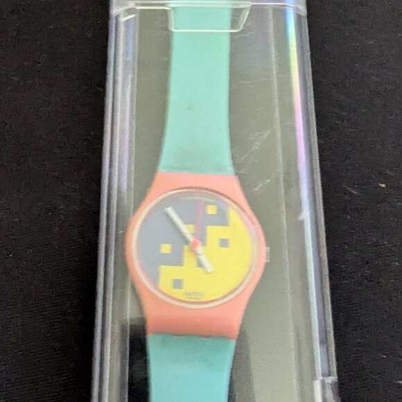 Vintage 80s Swatch Ladies Retro Watch With Case And Warranty Card - Picture 1 of 4